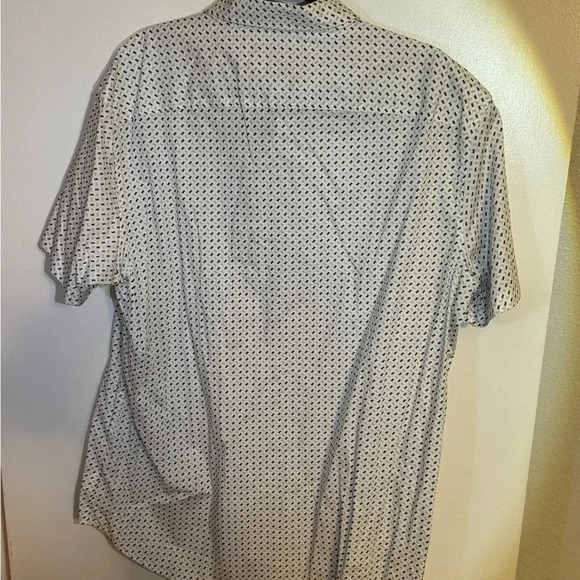 Brand new Michael Kors shirts with exclusive designs - Picture 3 of 3